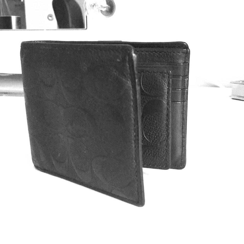 Coach wallet - Picture 1 of 4